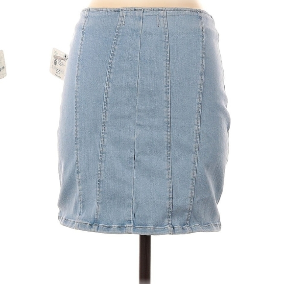 NWT Free People Layla Denim Mini Skirt in Starwash 🩵 Size 2 - Picture 5 of 6
